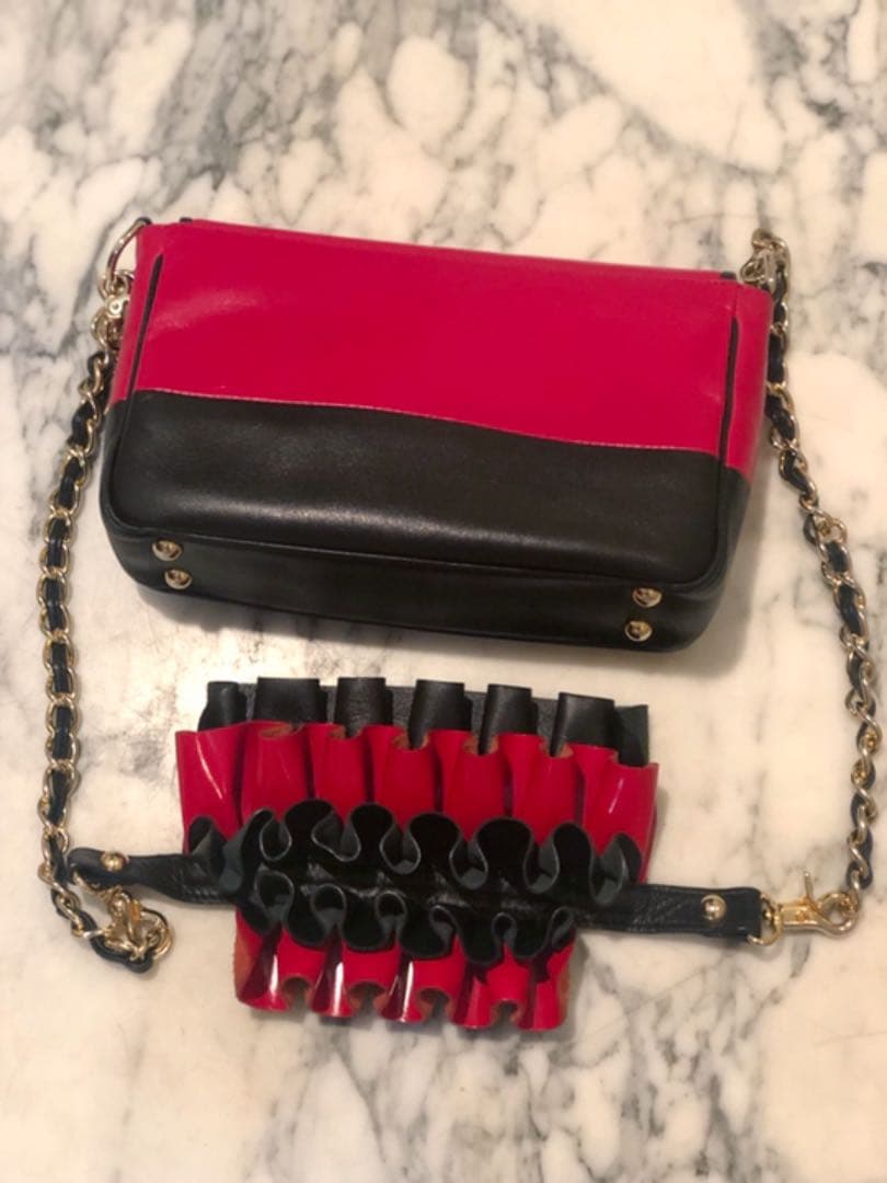 tortoago トルトアーゴ幻の3wayフリルバッグred x black