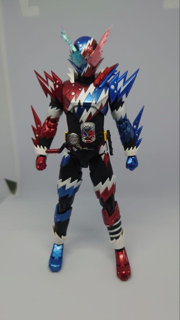 S.H.Figuarts 仮面ライダービルド ラビットタンクハザードフォーム