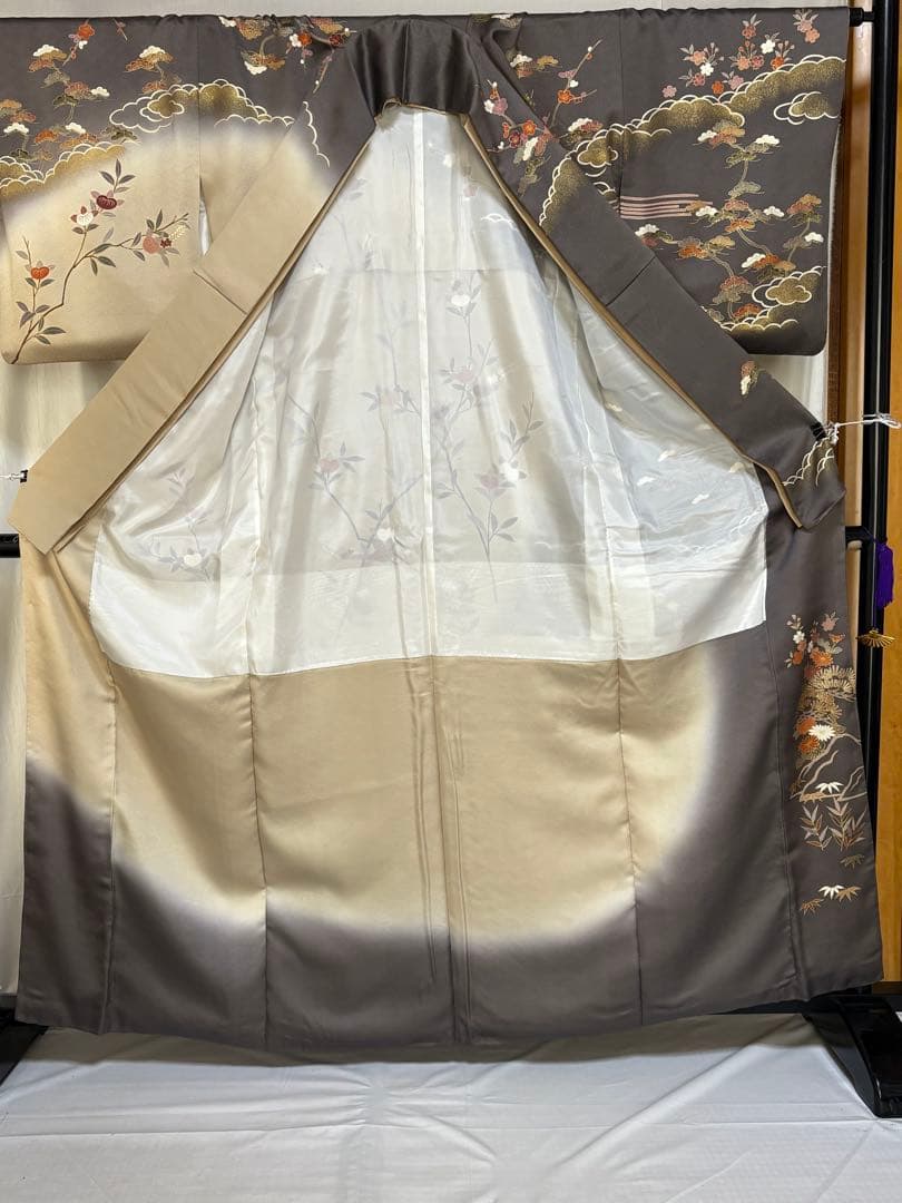 訪問着、幅広サイズ、重ね襟付き、金彩、吉兆柄、正絹.No512A - メルカリ