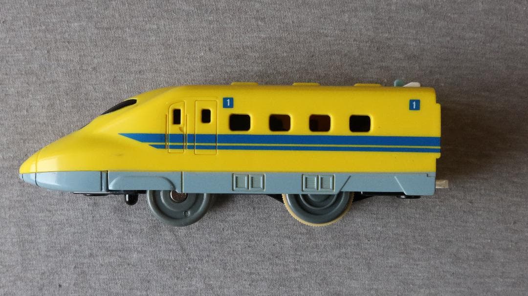 プラレール 電気制御で停止、走行----ホームドア駅を停車駅に改造1式(