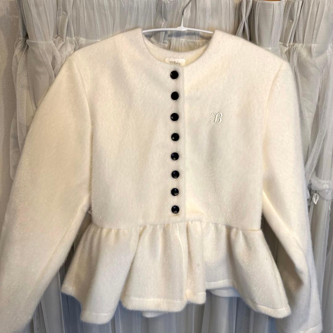 bibiy. ビビィ ペプラムカーディガン ホワイト - メルカリ