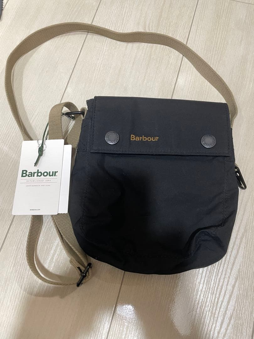Barbour ショルダーバッグ　サコッシュ　トランスポートクロスバック 楽天市場】バブアー トランスポート サコッシュ クロスボディ バッグ