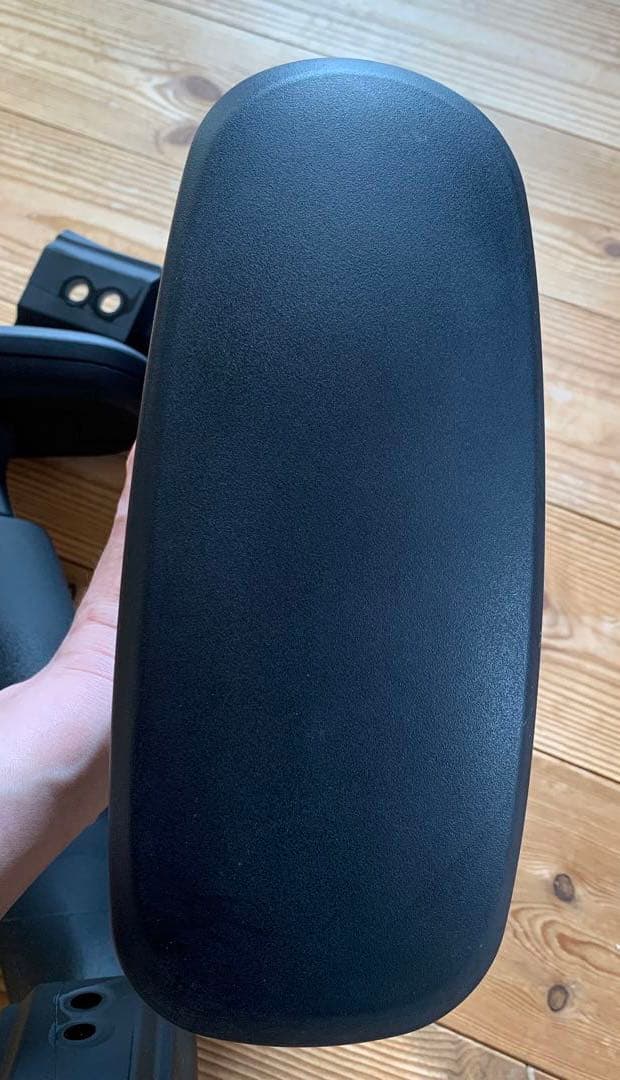 オカムラ シルフィー アジャストアーム レストアーム 肘置き（ボルト付