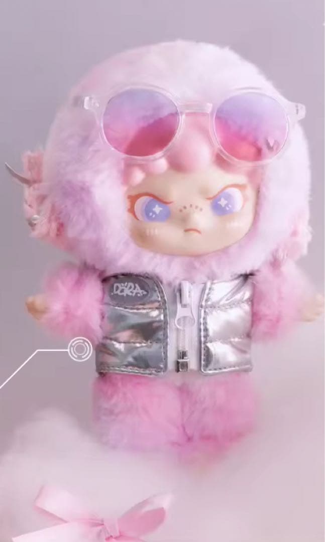 ポップマート海外限定新品‼️DORA TNTSPACE ぬいぐるみ - メルカリ