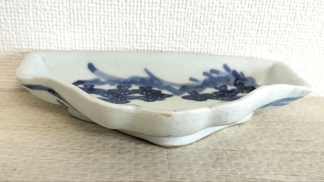 お値下げしました、古伊万里 染付 富士山型 コンニャク印判 三保松原図