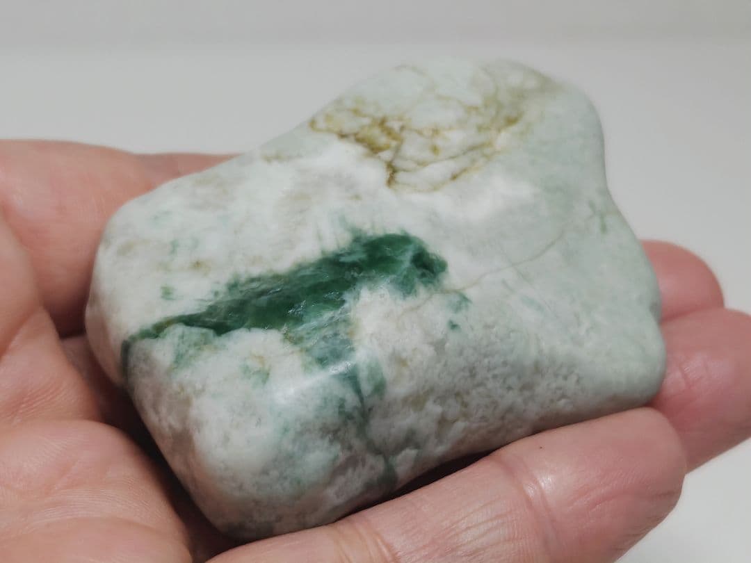 濃緑 140g 翡翠 ヒスイ 原石 鑑賞石 自然石 誕生石 鉱物 鉱石 水石 Amazon.co.jp: 濃緑 20g 翡翠 原石 ヒスイ 鉱物 鑑賞石 糸魚川 水石