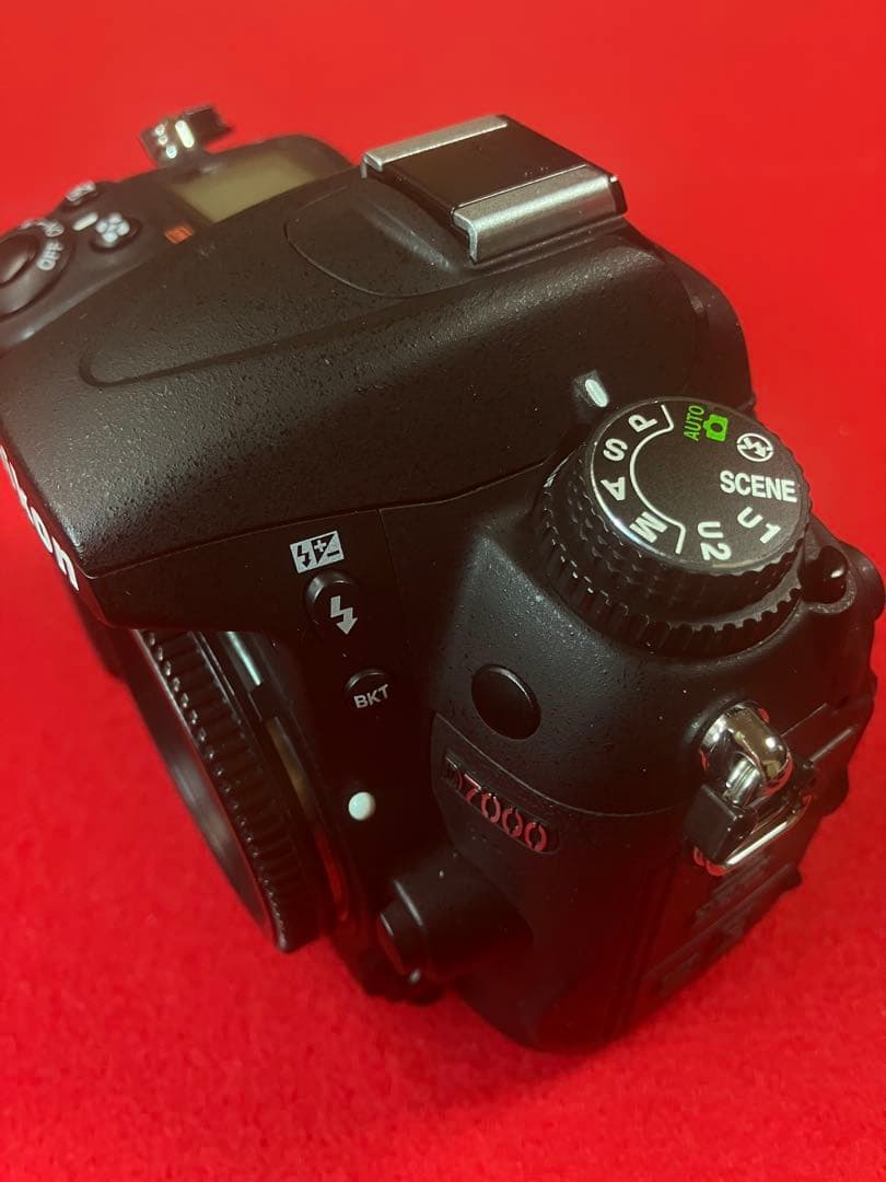 感謝大幅値下げ！　美品Ｄ7000 Ｓ数10012回 35-70mmズ-ム