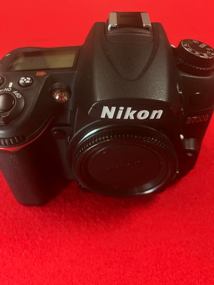 感謝大幅値下げ！　美品Ｄ7000 Ｓ数10012回 35-70mmズ-ム