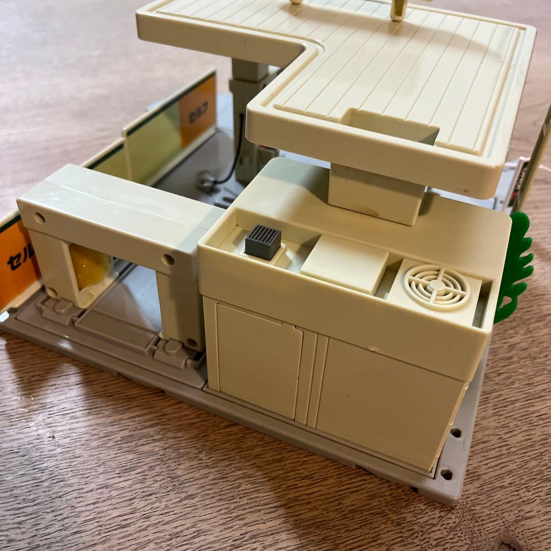 トミカタウン ガソリンスタンドJOMO トミカ建設カーサービス駐車場