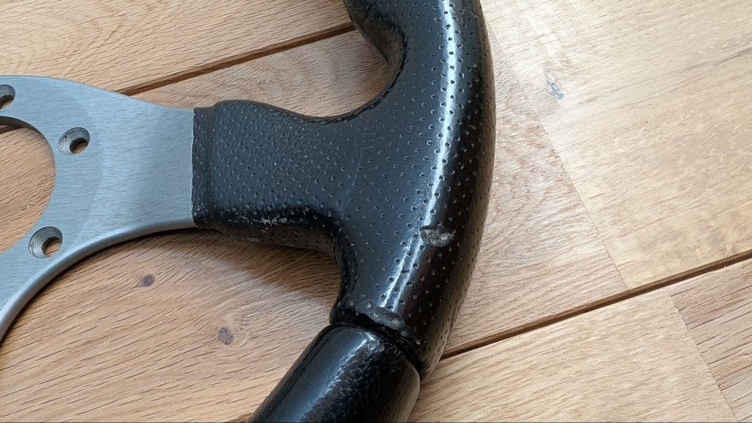 【送料込】MOMO RACE 32π