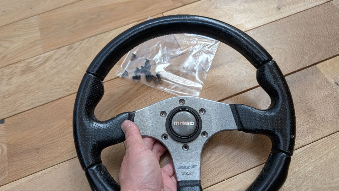 【送料込】MOMO RACE 32π