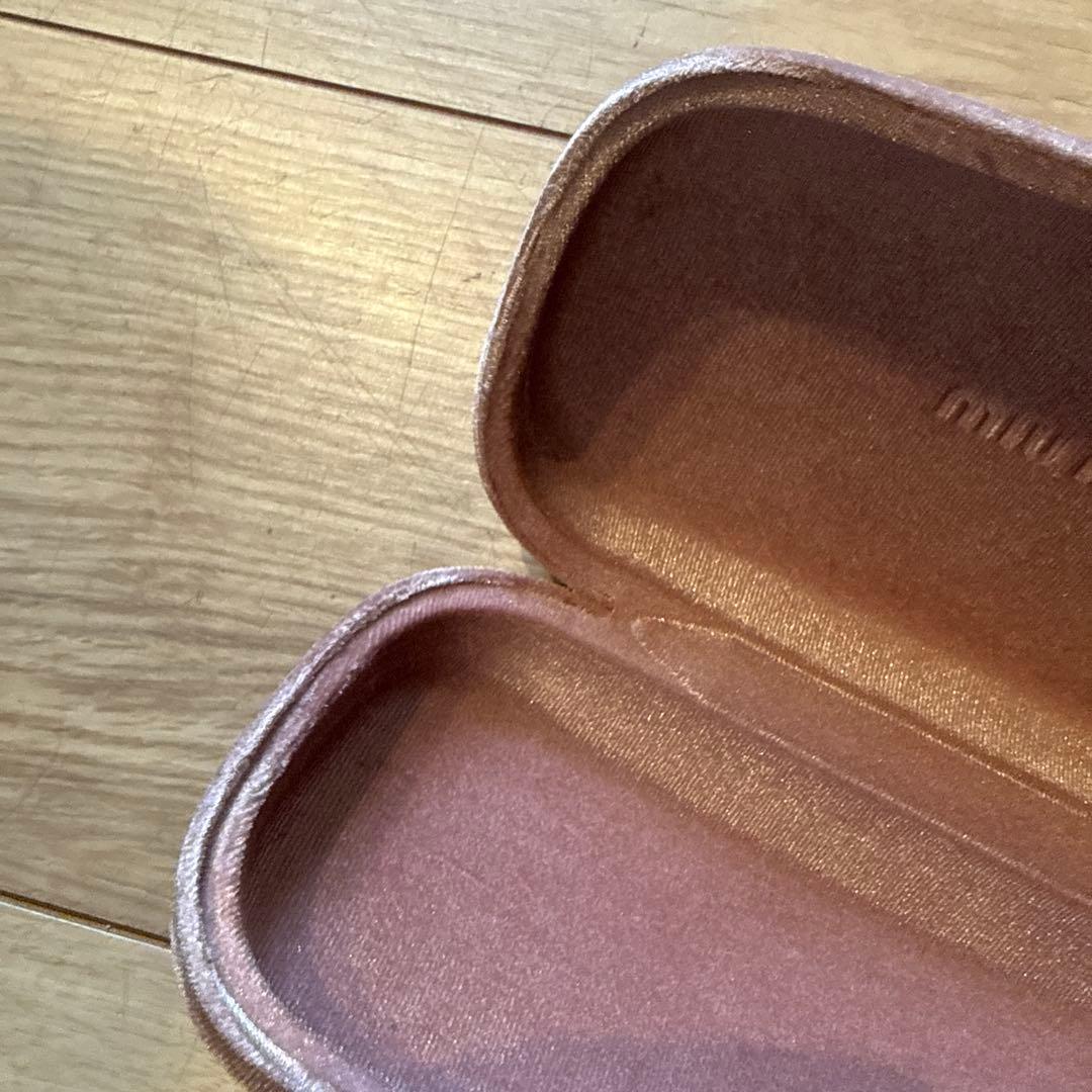 MIU MIU ベルベット メガネケース ピンク - メルカリ