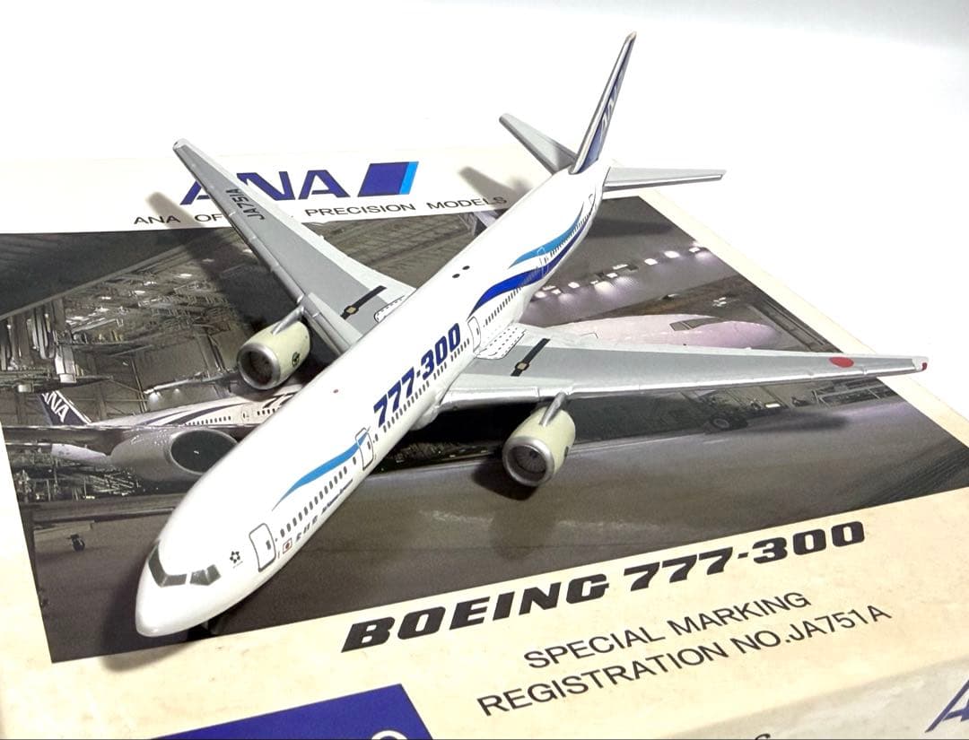 全日空商事 1/200 B777-300 ANA特別塗装 NH50003 - メルカリ