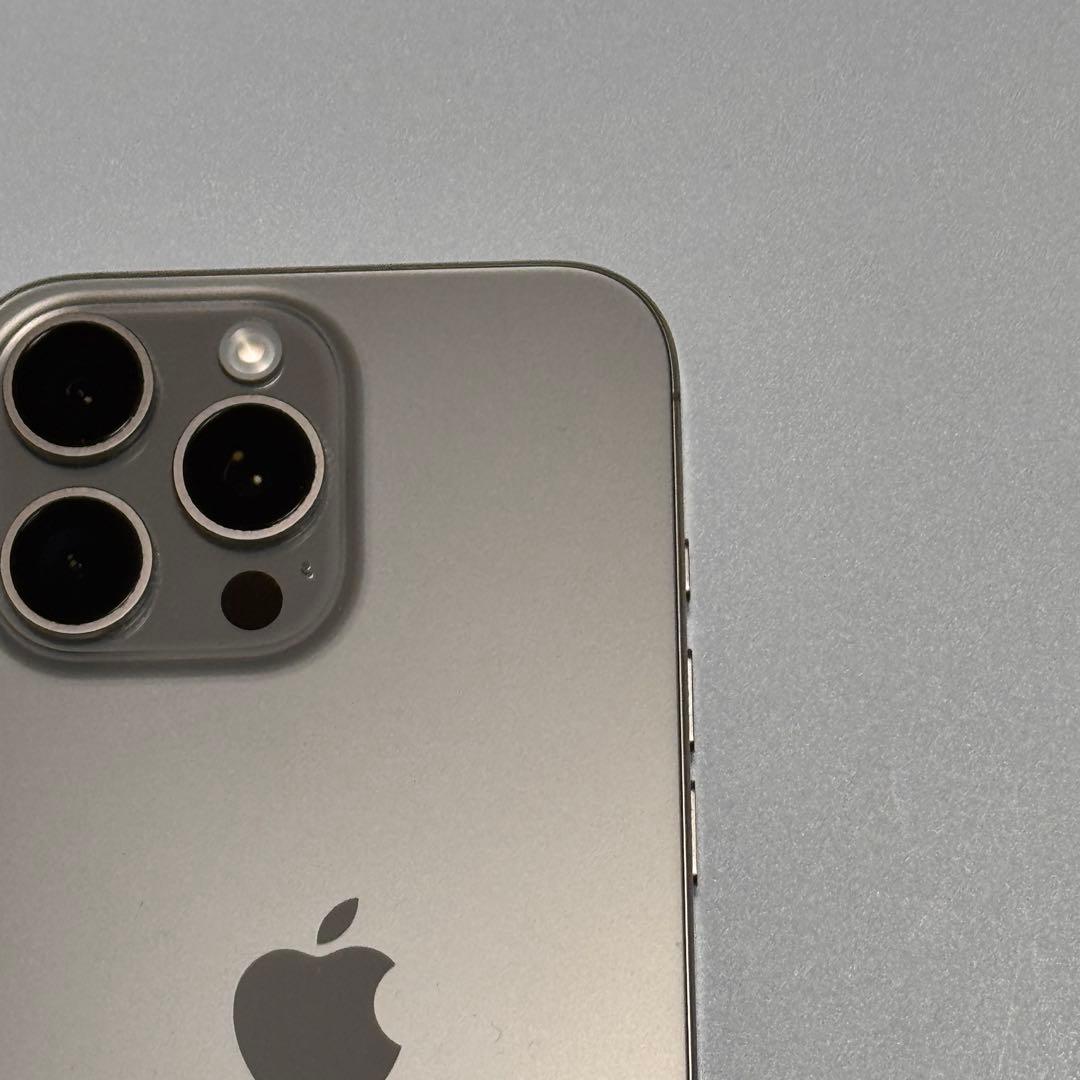 《画面割れ》iPhone 16 pro max ナチュラルチタニウム 本体