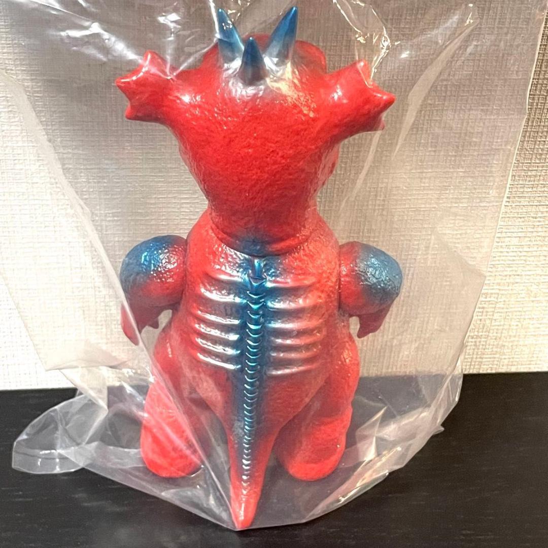 zollmen】 ゾルメン マンチー 赤 食いしん坊怪獣 バジラの息子 - メルカリ