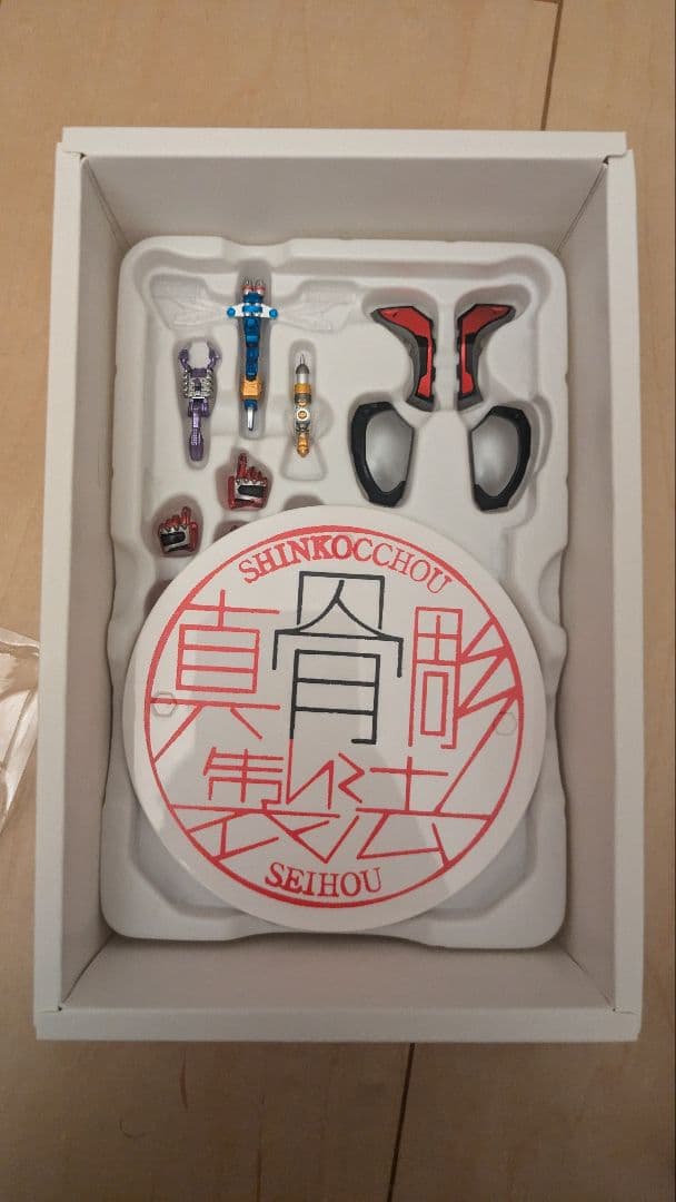 s.h.figuarts 真骨彫 仮面ライダー カブト ハイパーフォーム10th