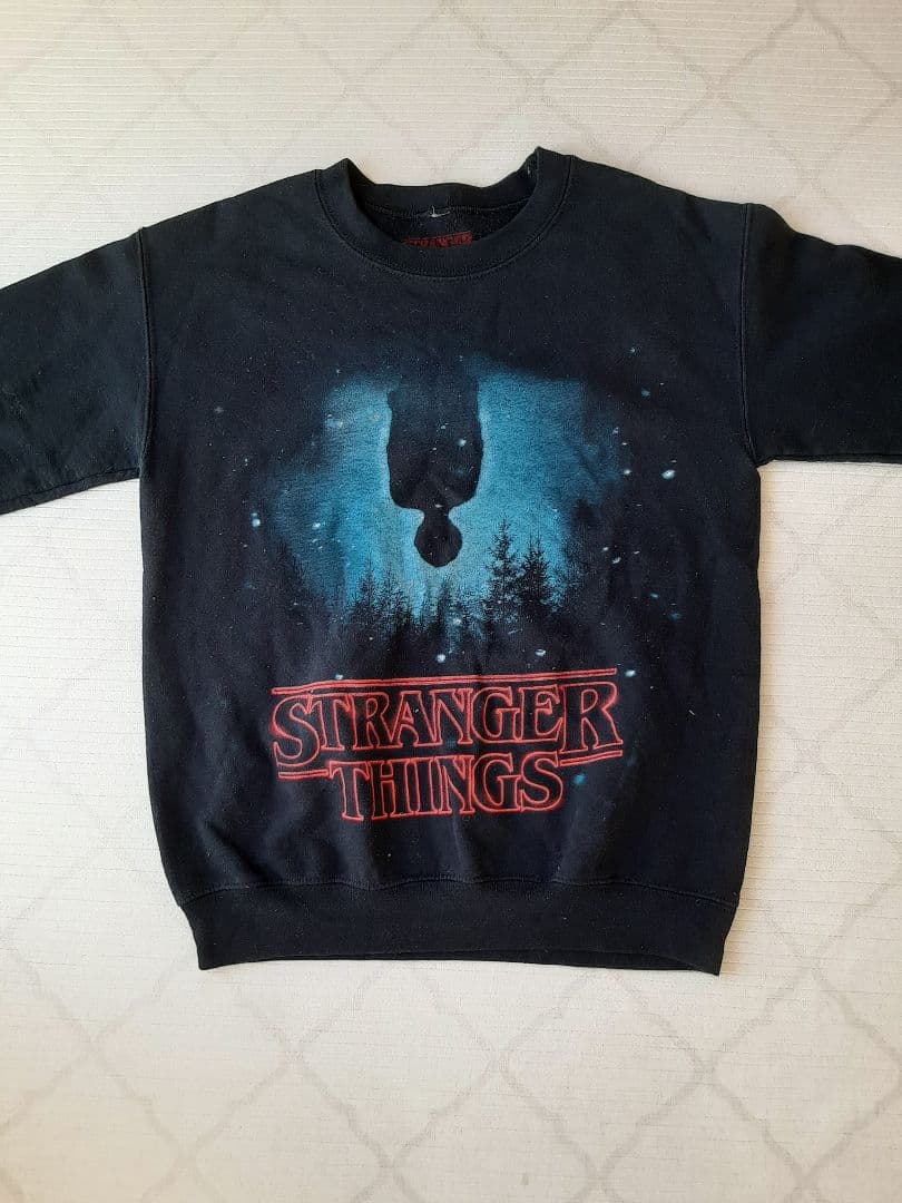 ストレンジャーシングス スウェット Stranger Things 海外限定 - メルカリ
