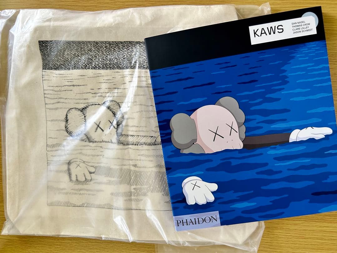 KAWSアートブック(トートバック、オリジナルステッカー付き) KAWS + WARHOL x UNIQLO Collaboration 2024 Art Book & Shoulder Bag