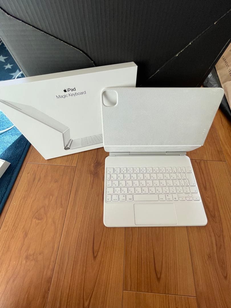 ④iPad Magic Keyboard 日本語配列 11inch 11インチiPad Pro（M5）用Magic Keyboard - 日本語 - ホワイト - Apple