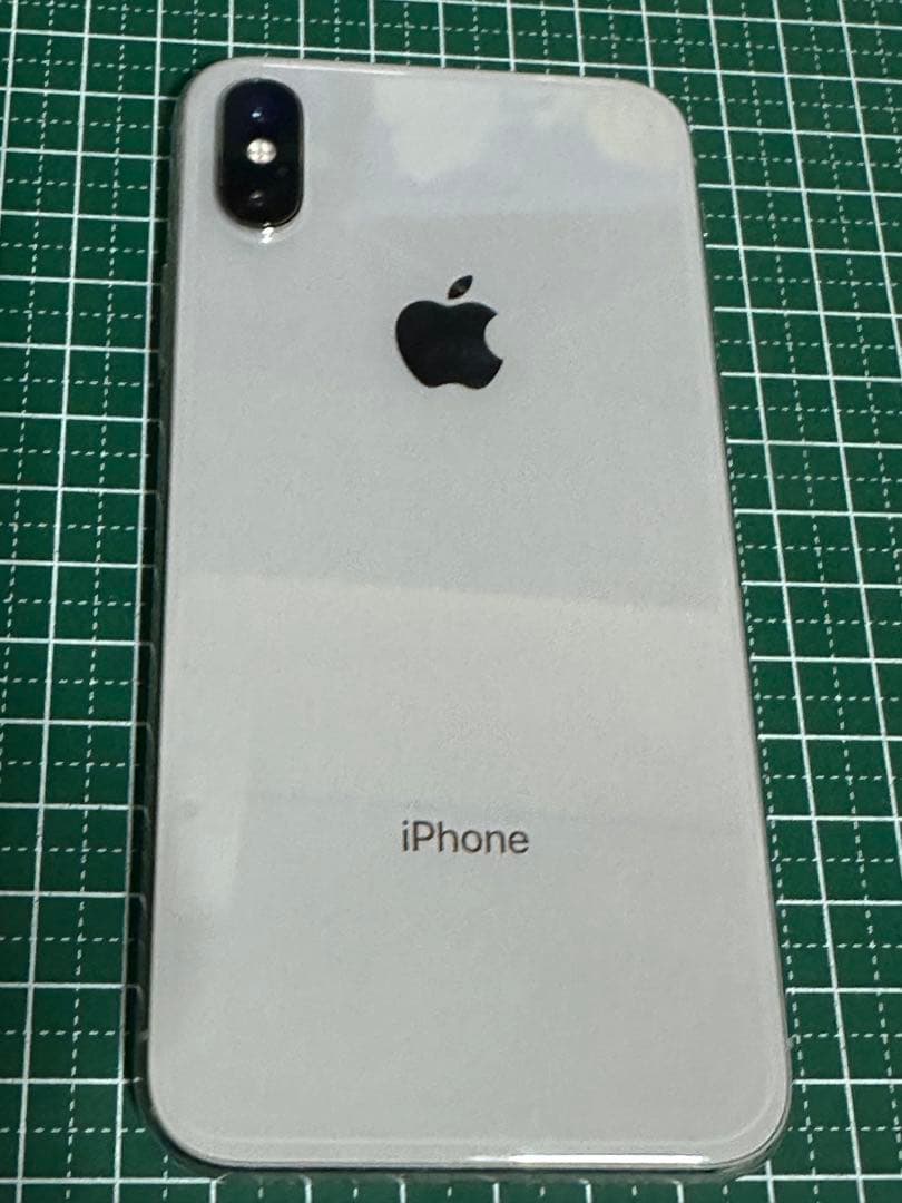 Apple iPhone X 64GB シルバー docomo ジャンク ムスビー｜iPhoneX 64GB シルバー NQAY2J/A docomo版SIMフリー