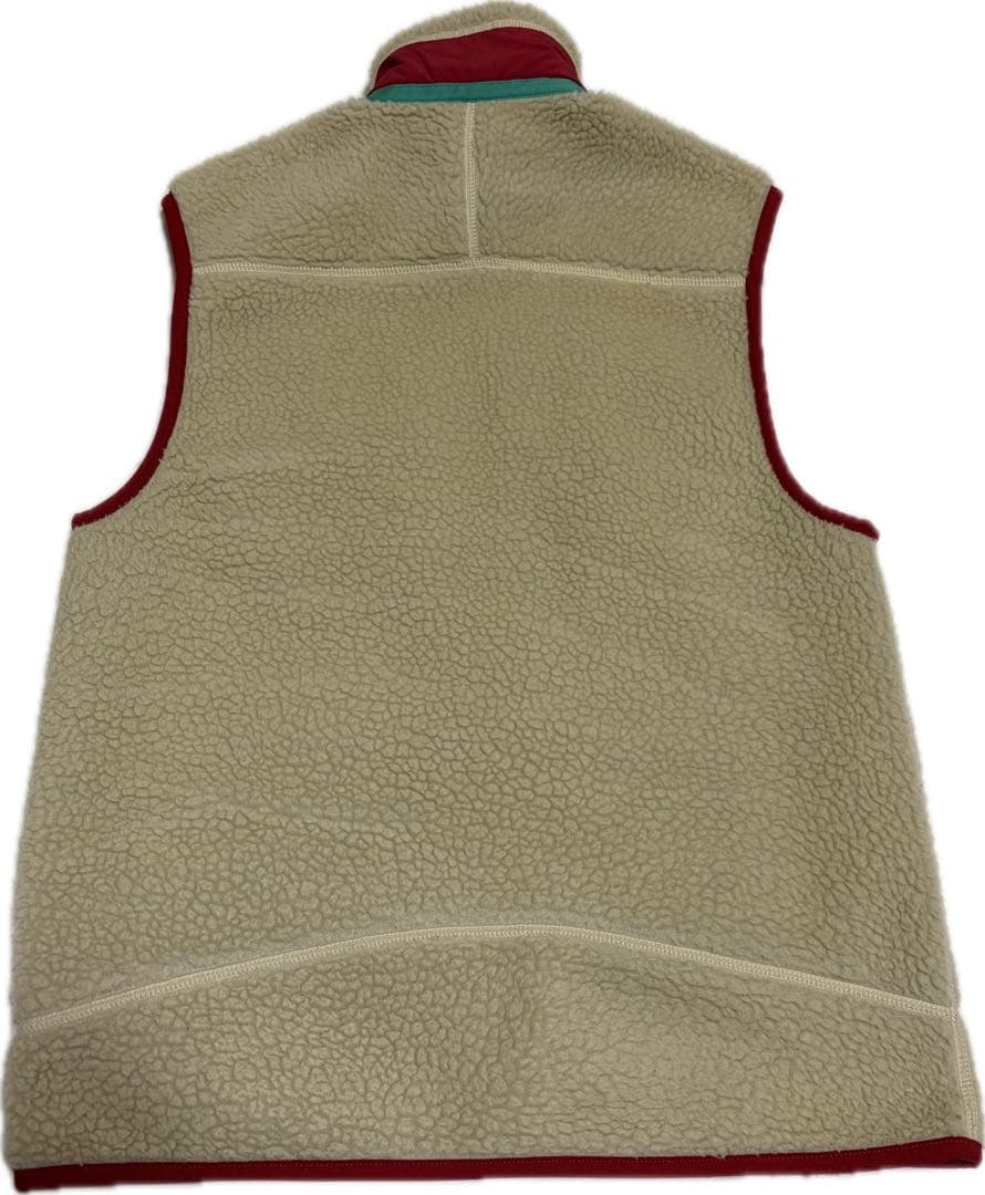 patagonia フリース ベスト ベージュ/レッド - メルカリ