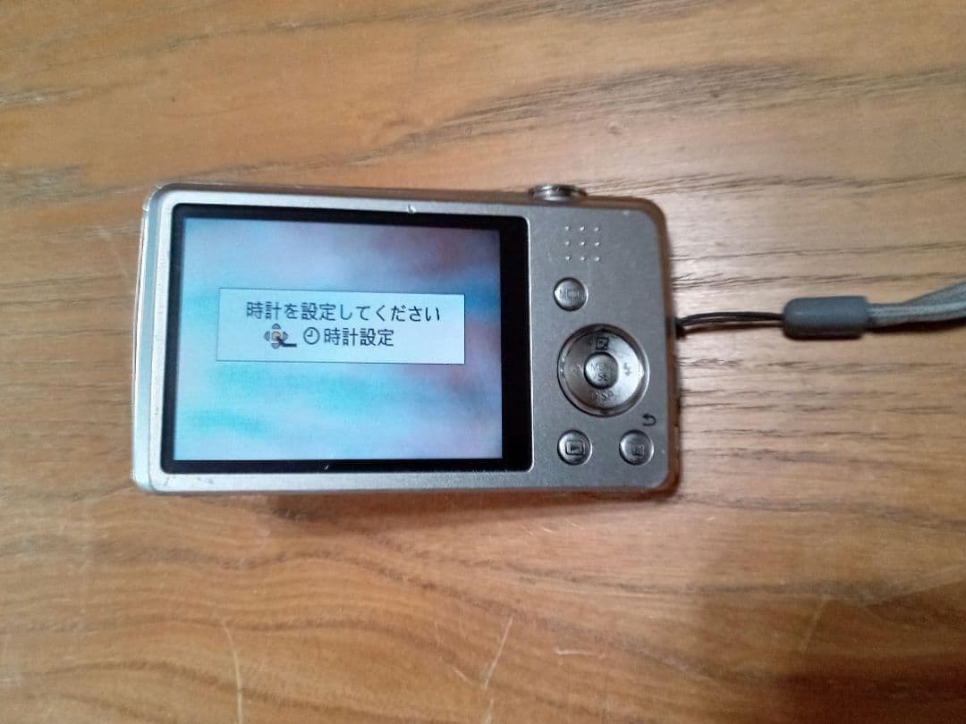 Panasonic LUMIX DMC-FH6 シルバー【通電確認済み】 - メルカリ