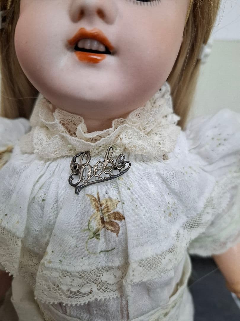 アンティーク☆ビスクドール☆ジュモー☆べべピン☆BEBE⭐ブローチ