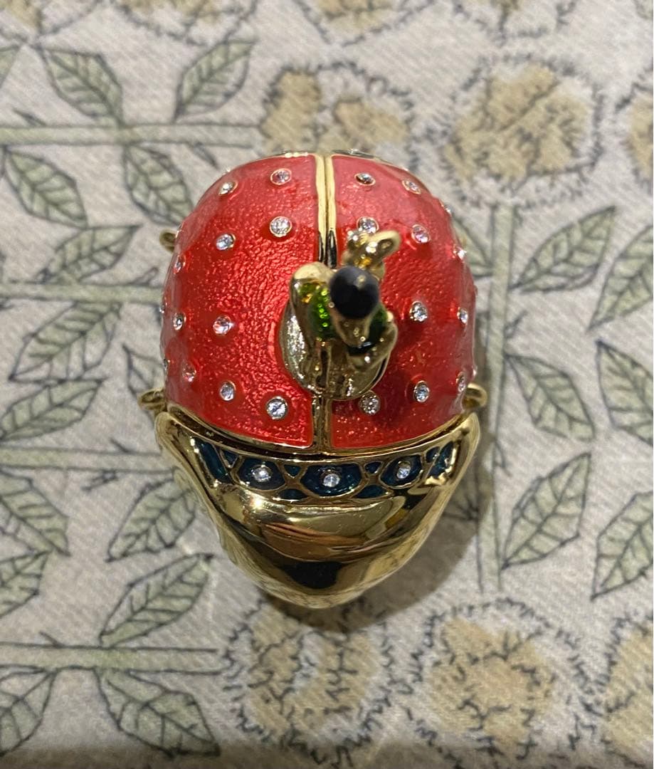 エスティローダー 〈限定版〉Perfume compact(練香水) - メルカリ