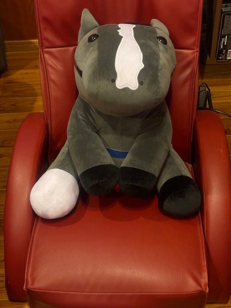 イクイノックス デカもっちぬいぐるみ - メルカリ