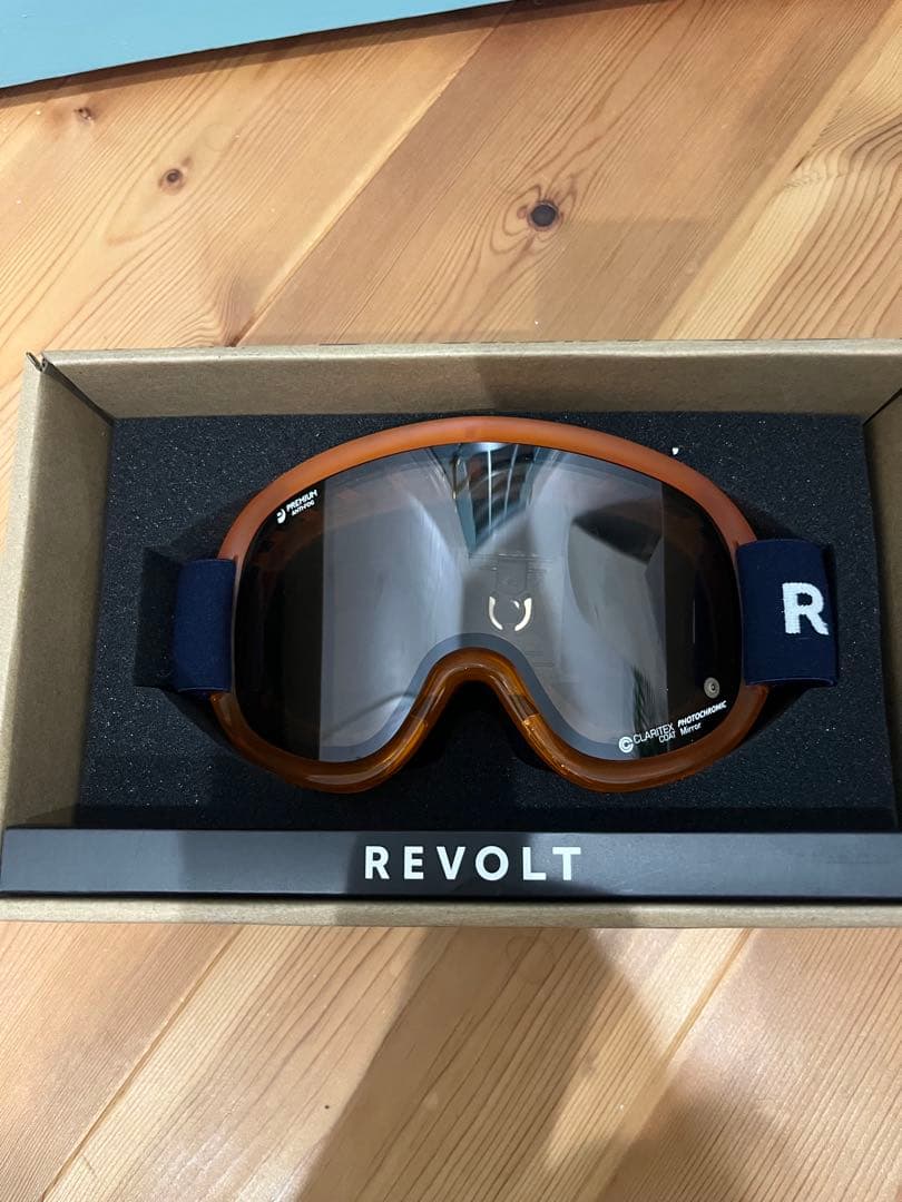 美品　REVOLT SUPER LIGHT FRAME ゴーグル　調光 スノーゴーグル REVOLT リボルト SUPER LIGHT FRAME スーパー ライト
