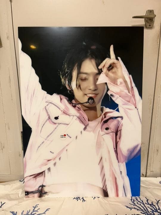 bts ジョングク 額縁 BTS ジョングク アクリル額縁 マスタニム ミニイーゼル付き グク