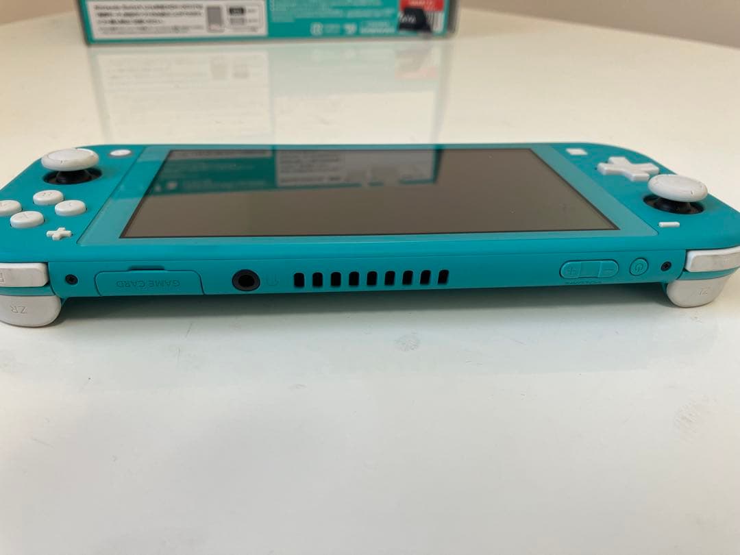 《Nintendo Switch Lite 本体》