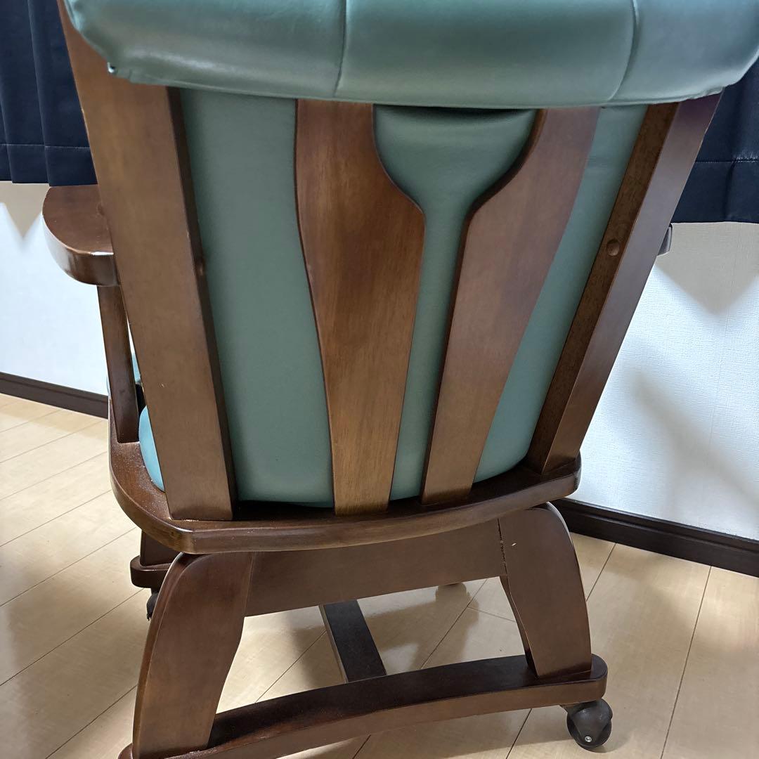 青緑色の合成皮革ダイニングチェア
