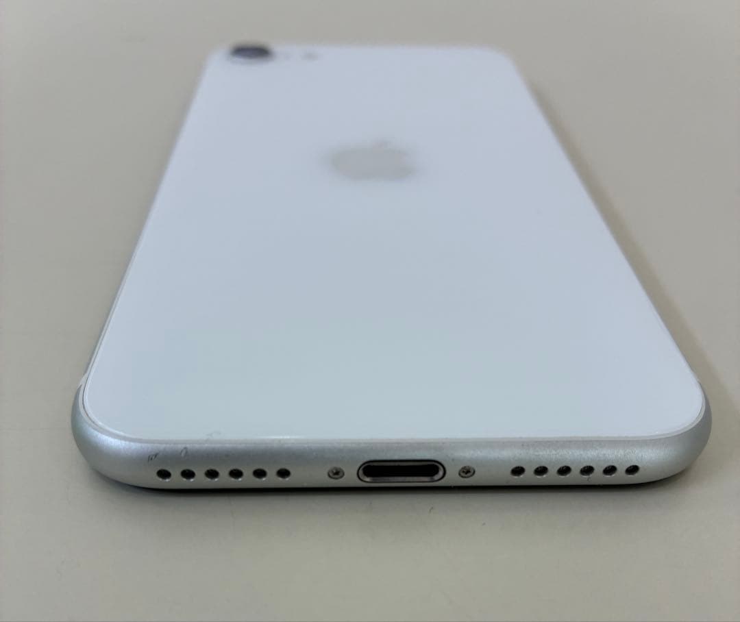 Apple iPhone SE2 64GB ホワイト 本体 - メルカリ