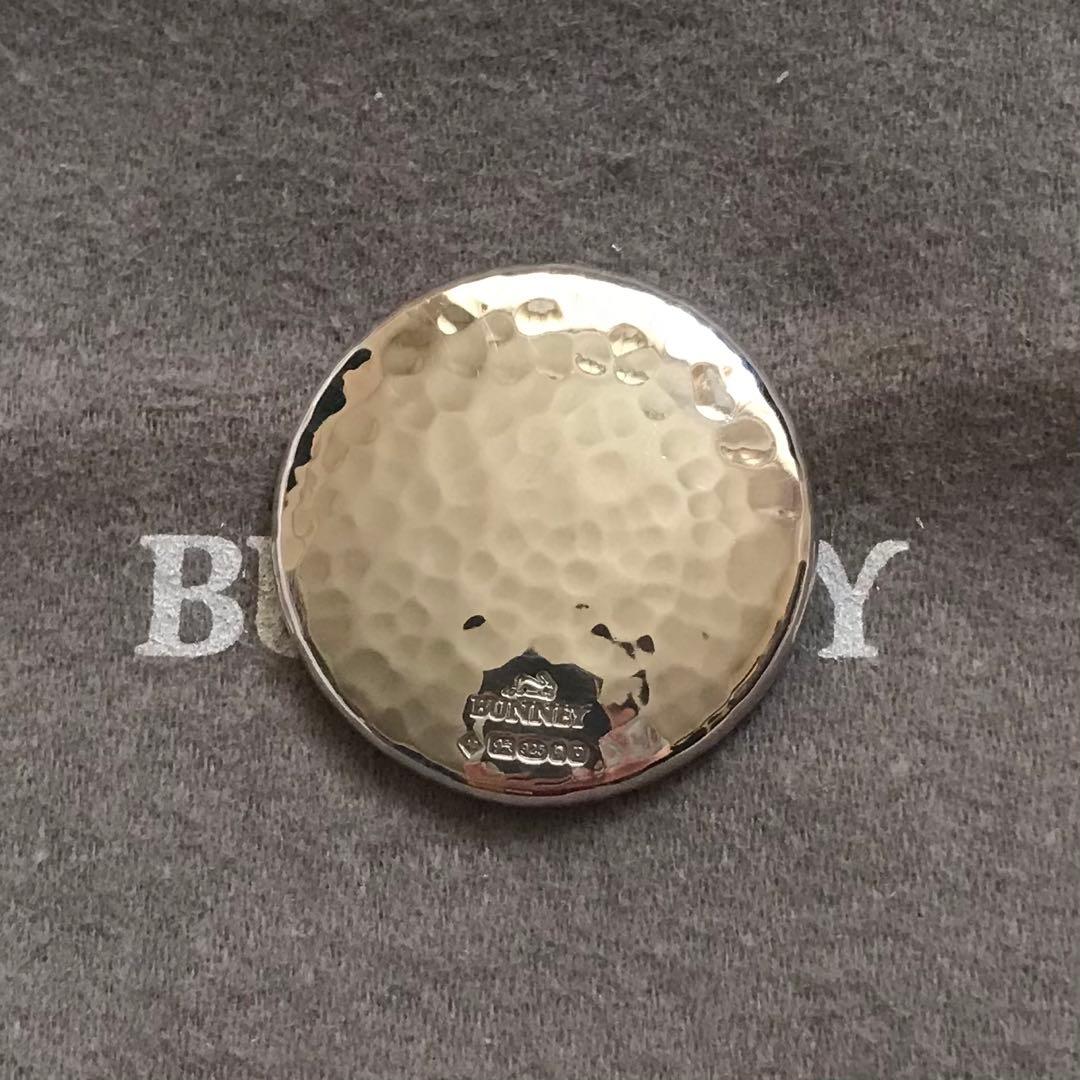 美品 BUNNEY バニー 34mm Hammered Badge シルバー - メルカリ