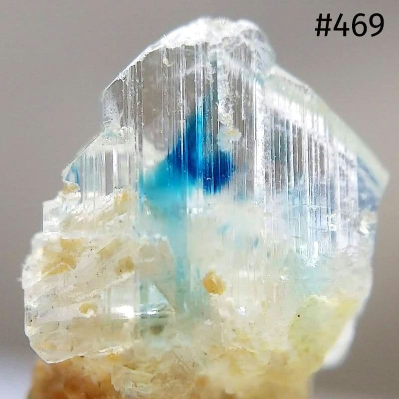 469 ユークレース ちょっとクラスター 結晶 原石 母岩付き 469 ユークレース ちょっとクラスター 結晶 原石 母岩付き 469