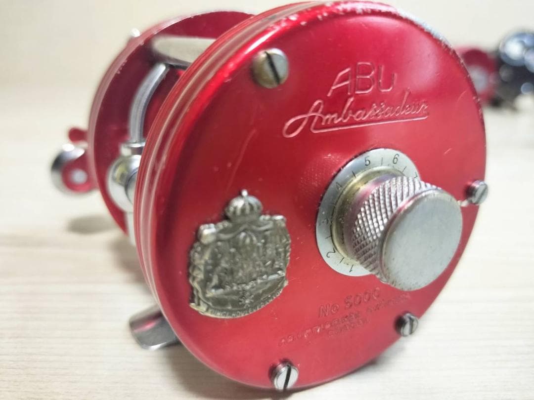 アブガルシア アンバサダー5000 ビンテージ リール abu レッド - メルカリ