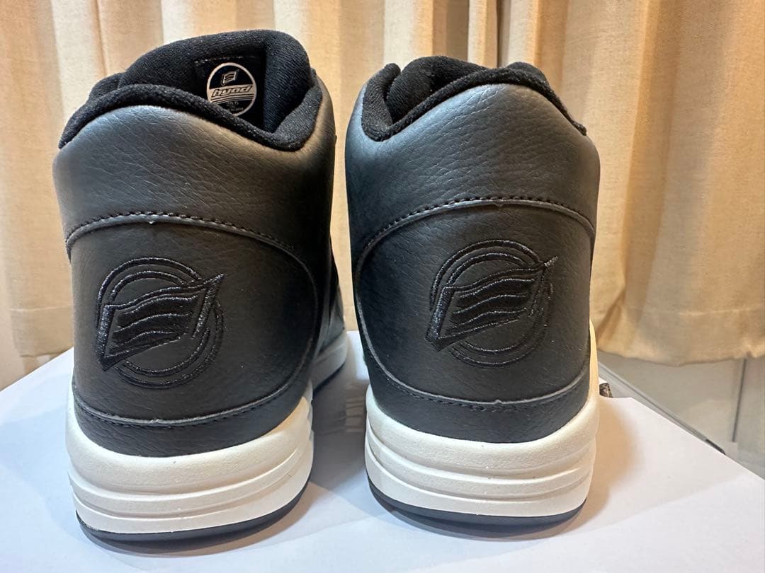 HYOD スニーカー 黒 25.5cm（新品未使用）