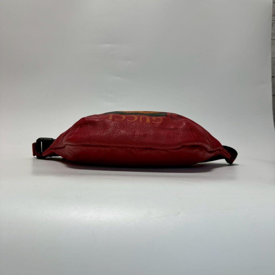 p97【美品】グッチ レザー ロゴプリント シェリーライン ウエスト