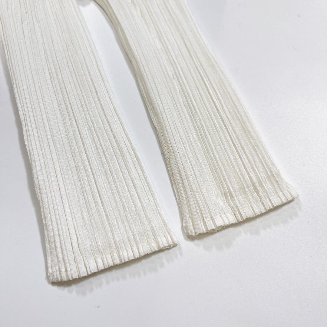 イッセイミヤケ プリーツプリーズ カーディガン 白 3 L 七分袖 - メルカリ