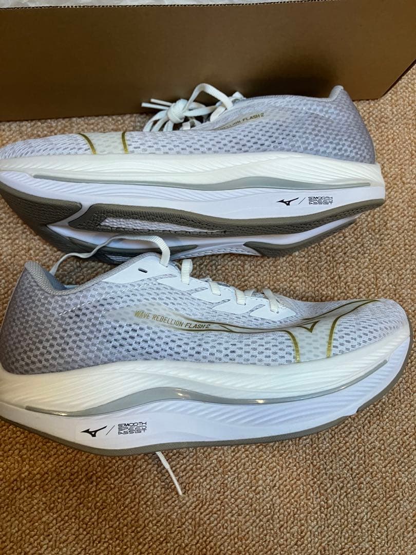 新品 ミズノ ウェーブリベリオンフラッシュ2 WIDE 26.0cm ホワイト
