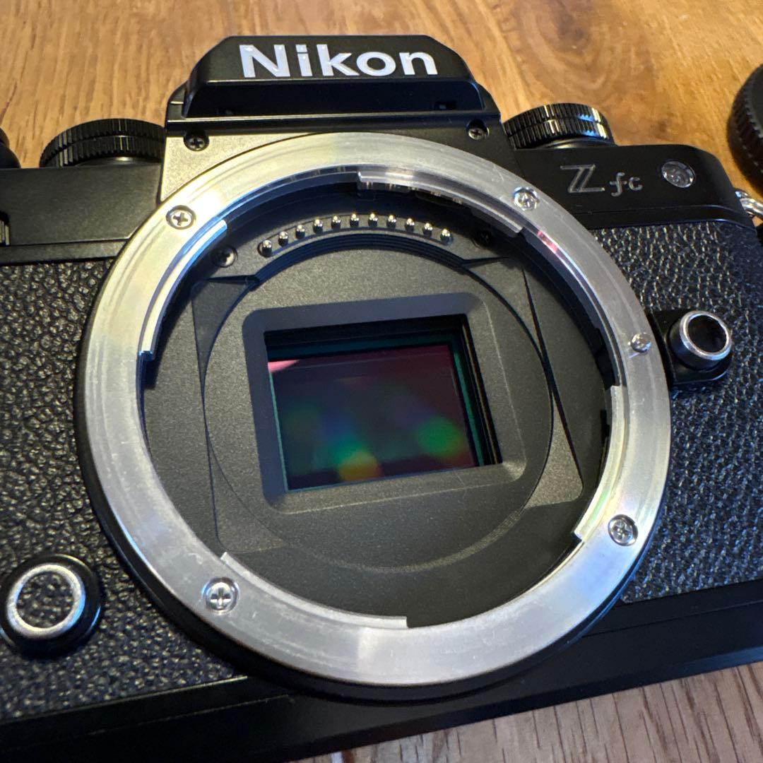 ほぼ新品】Nikon zfc ブラック SD、ガイドブック、本革ストラップ付き