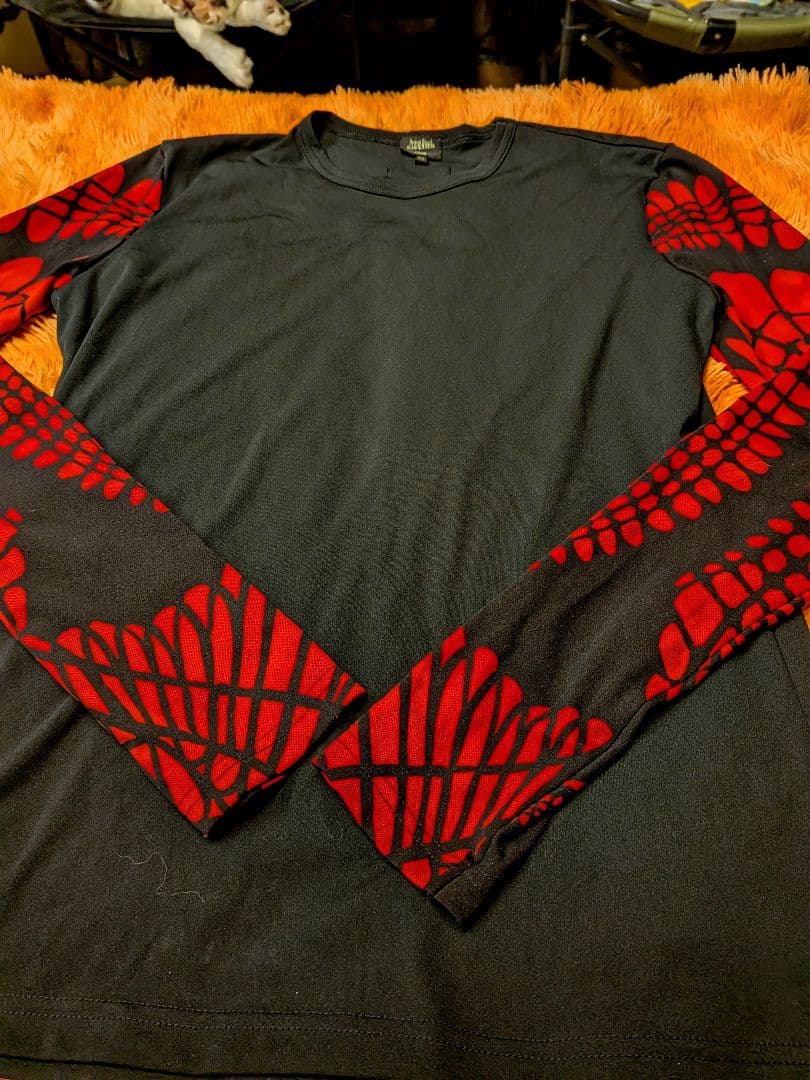 ジャンポールゴルチェ黒と赤の長袖トップス　美品 Jean-Paul GAULTIER（Tシャツ/カットソー(七分/長袖)）のフリマ