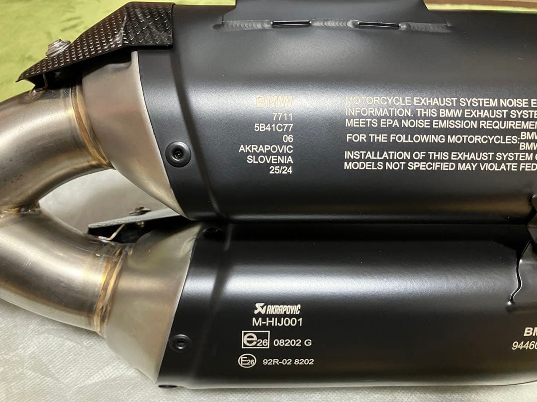 BMW R1300GS 純正オプションアクラポビッチ スリップオンサイレンサー
