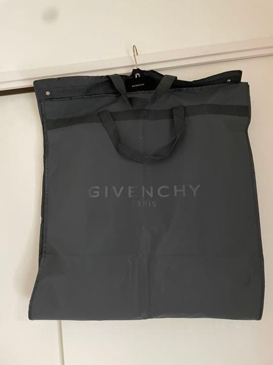 確実正規品 GIVENCHY ワンピース スーツカバー＆ ハンガー付 極美品