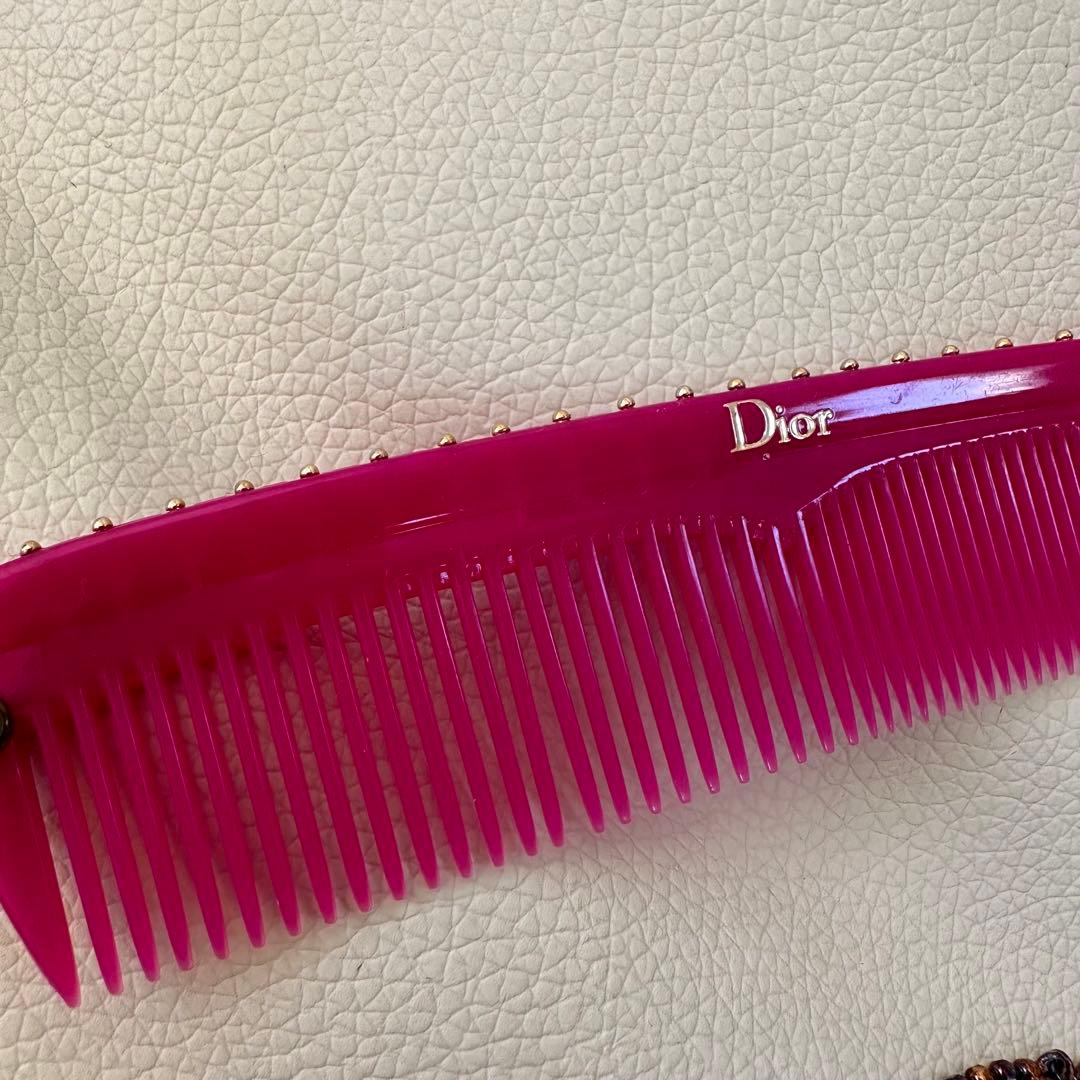Dior］持ち運び用クシ ヘアコーム - メルカリ