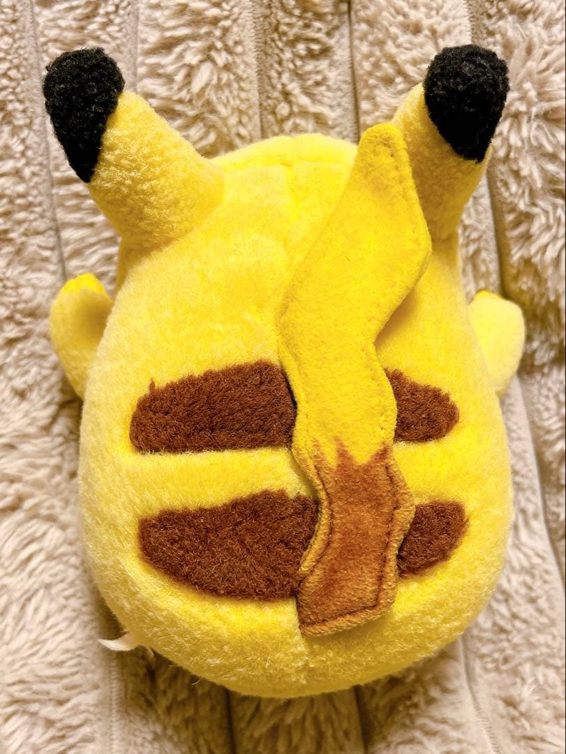 ポケモン ピカチュウ バンザイ ぬいぐるみ にっこり 初期 TOMY - メルカリ