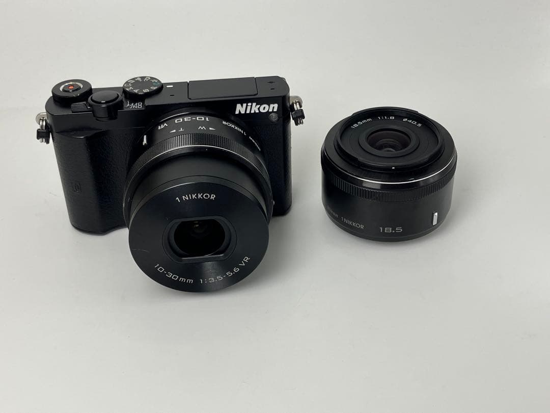 返品保証・動作確認済】Nikon 1 J5 ブラック ダブルレンズキット