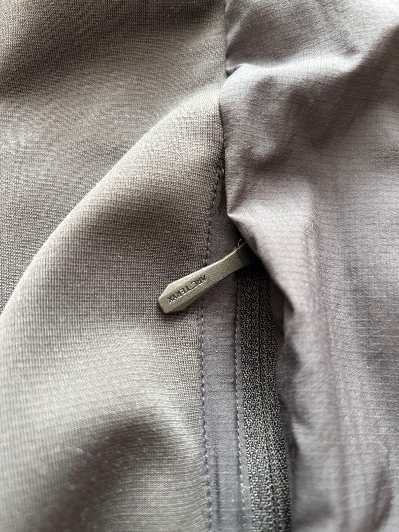 アークテリクス 正規品 アトム フーディ メンズ -Black / XS