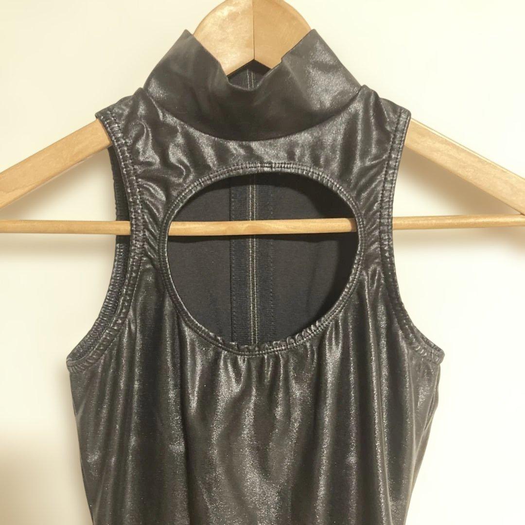 アフィックスパラパラ エナメル胸あきタイトワンピース